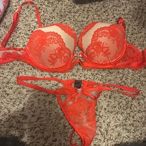 Victoria’s Secret designer set